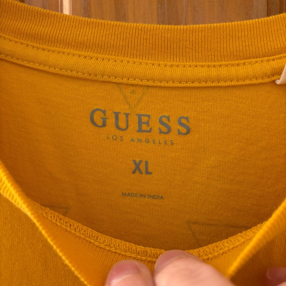 Y2K Guess Logo T-Shirt Men’s XL Yellow 90s Mallsoft Preppy All Over Pattern - Picture 4 of 6